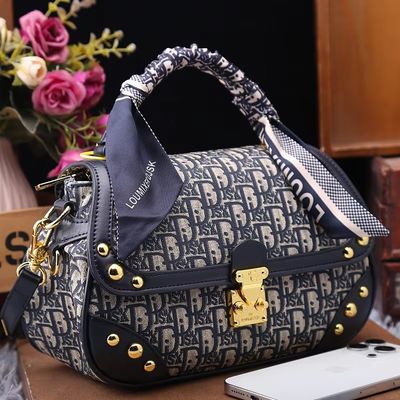 スタイリッシュ ファッショナブル エレファント パターン クロスボディ バッグ 女性用 耐久性のあるPVC革