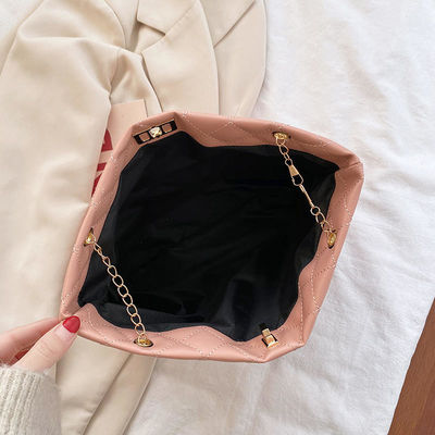 日常生活 女性用チェーンバッグとキャンディエブローダイのクロスボディハンドバッグ