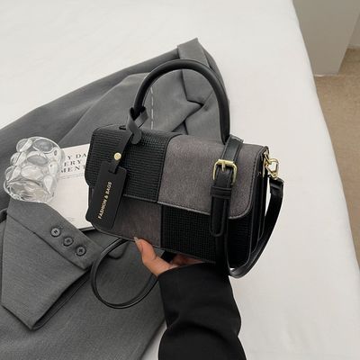 洗練された PU レザー トートバッグ 女性用 耐水性 ザイプ付き