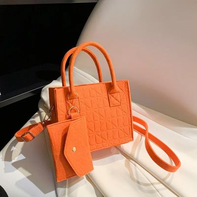スタイリッシュな女性のためのヴィンテージスタイルフェルトショルダーバッグ
